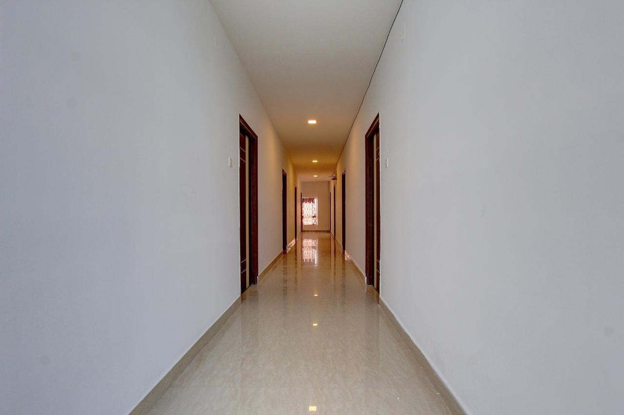 Oyo 11670 Hotel Vishnu Priya Residency Хидерабад Екстериор снимка